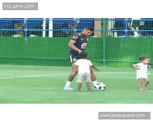 足球明星的简约肖像艺术作品展现与解析